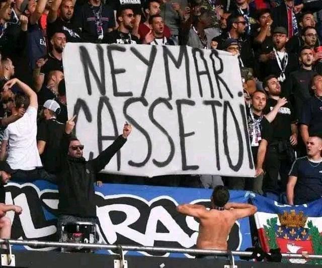 LPL解说瞳夕晒照：走路小心点，别再撞我心上了