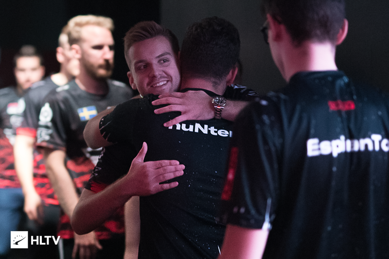 历届S赛单场分均输出排名：Uzi大嘴第二，Chovy是前十名唯一中单